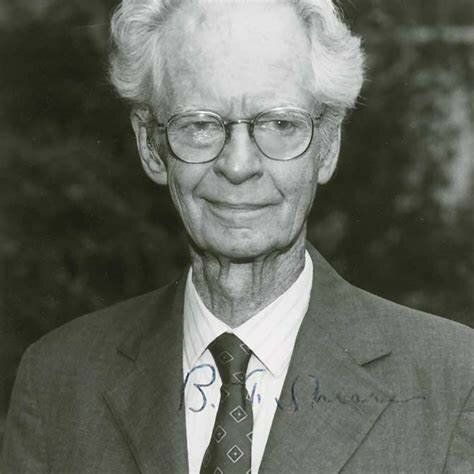 BURRHUS FREDERIC SKINNER (1904-1990):
