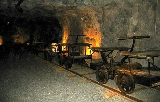 Aprobación del Código de Minas