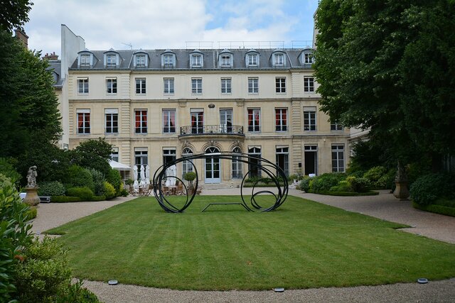 Le Régence and Louis XV famous architecture