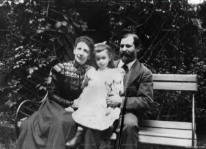 Nace Ana Freud, (Hija de Freud, investigadora en psicoanálisis infantil)