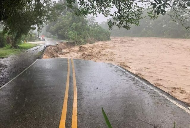 Rio Caño seco se lleva la calle