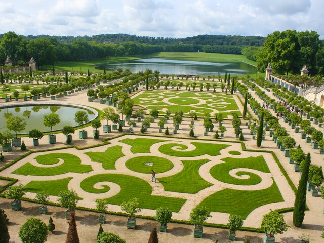 La Corte è trasferita a Versailles