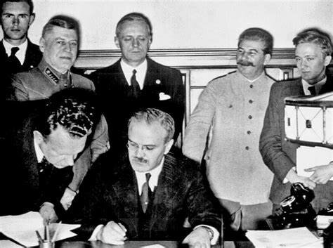 Duitsland en de Sovjet-Unie sluiten een niet aanvalsverdrag