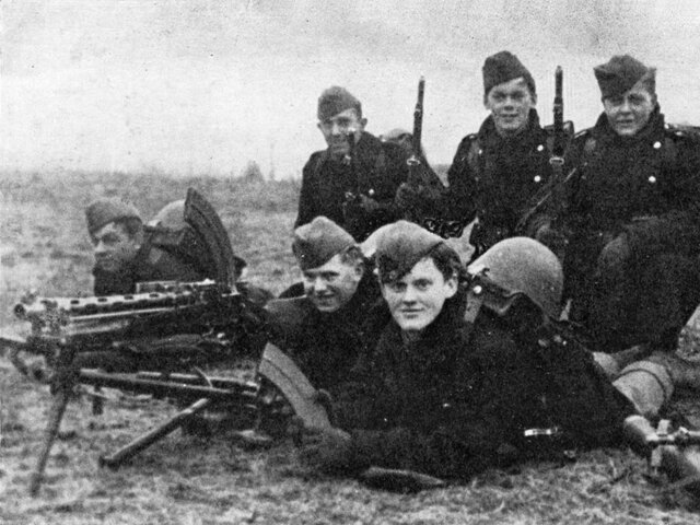 Duitsland valt Denemarken en Noorwegen binnen