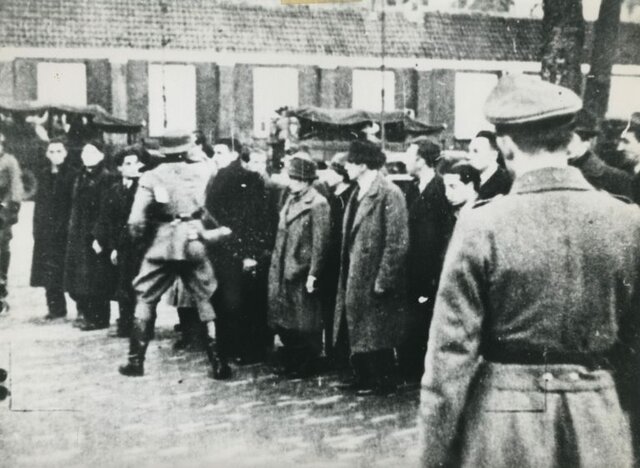 Protest tegen Razzia's in Amsterdam