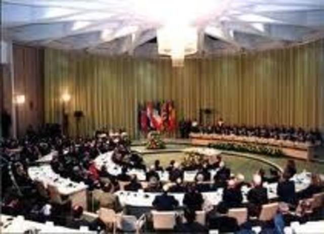 España ingresa en la CEE