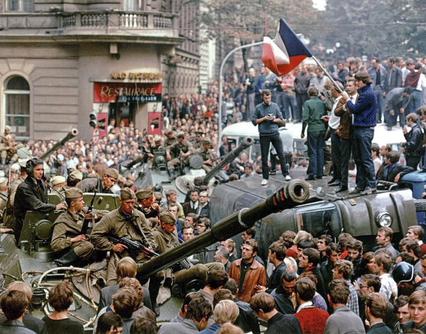 La Revolucion de Terciopelo (1989)