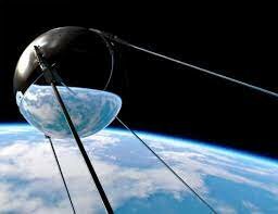 Lanzamiento del primer satélite artificial