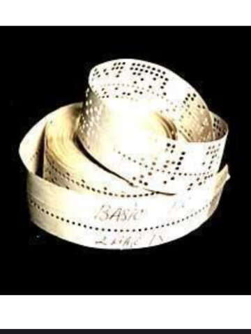 Bill Gates y Paul Allen fundan Microsoft