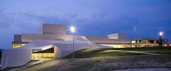 SE ESTABLECEN LUGARES DE REUNION.