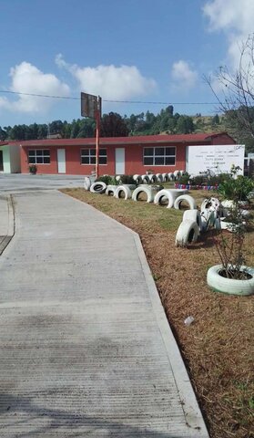 When I arrived in Mexico, I began to study in the middle of the second year at the Justo Sierra Elementary School.