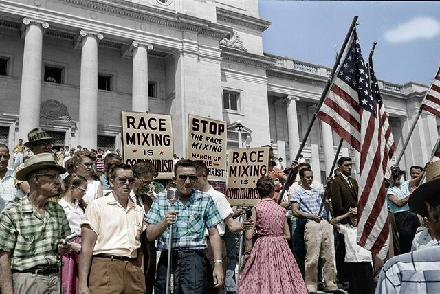 loi contre la ségrégation raciale dans les écoles