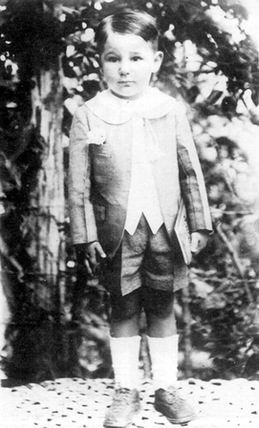 Castro is born on a Plantation near Birán Oriente, Cuba