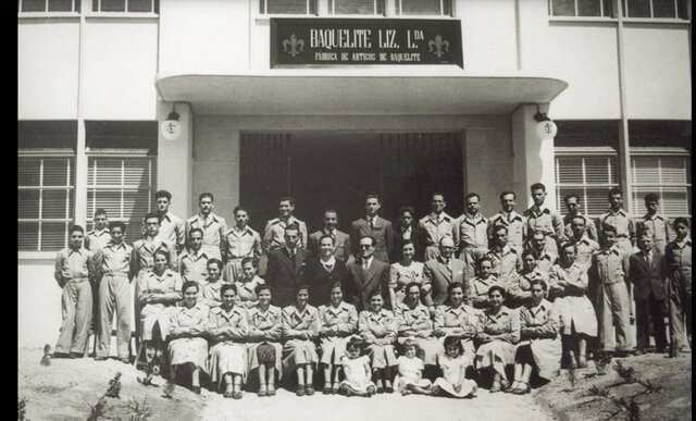 se crea la compañía la Bakelite Corporation