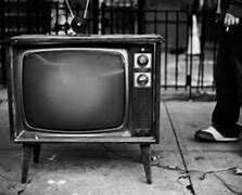 Uso del primer aparato de televisión.