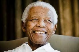 Nelson Mandela gana el premio Nobel de la paz