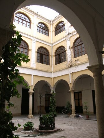 Entra al seminario de Guadix