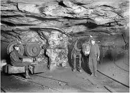 CONDICIONES DE TRABAJO EN MINAS Y FÁBRICAS