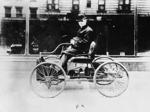 Henry Ford uses ethanol to fuel one of his firts automobiles, the quadricycle