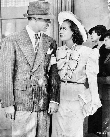 LA MODESTIA DE LOS 30