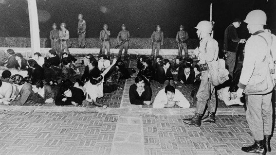 Trabajadores del Hospital General entran en huelga en solidaridad con los estudiantes.