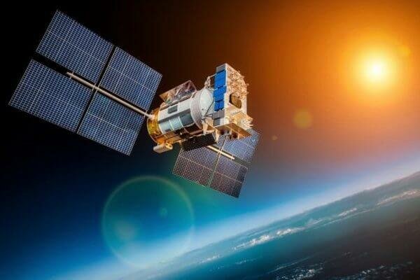 Primer satélite artificial