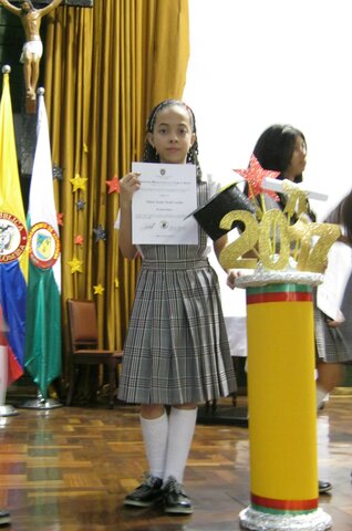 I finished elementary school.