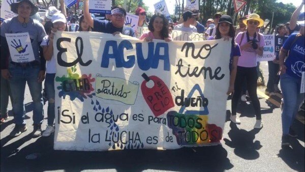 Marcha estudiantil por el agua
