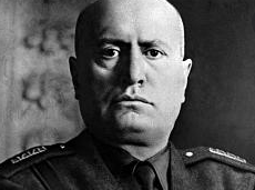 Mussolini declared war to Britain