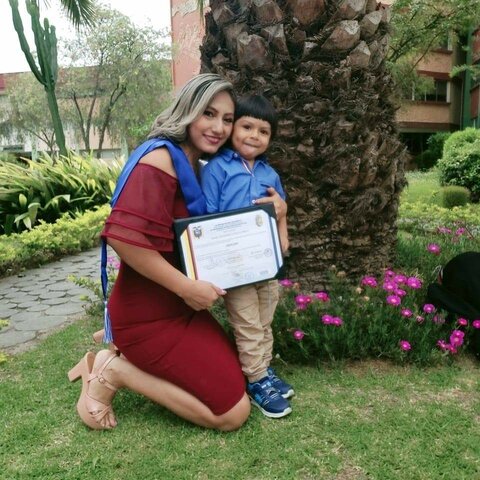 NACIMIENTO DE SU CUARTA HIJA