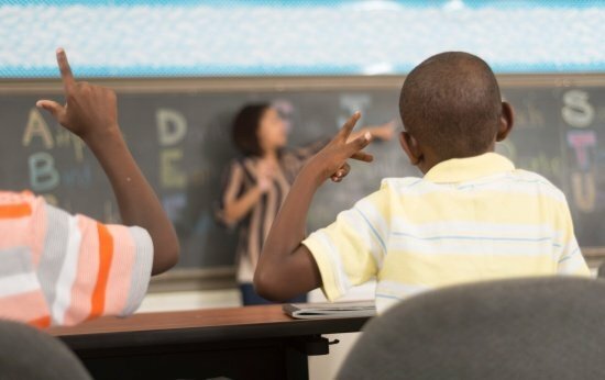 Foi regulamentada a profissão de Tradutor e Intérprete de Libras