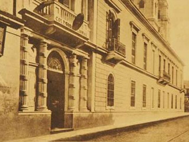 Manuel ingresa al Colegio San Carlos