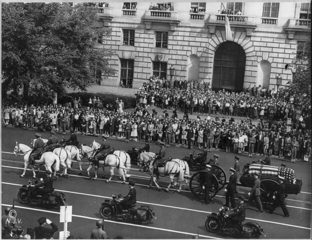 U.S. President Roosevelt dies