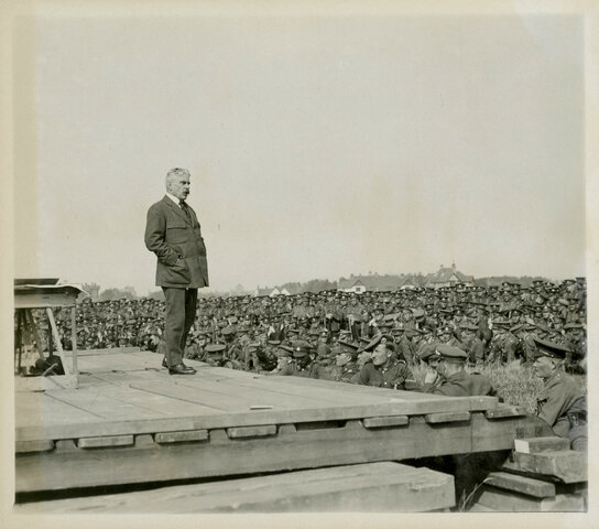 [ ⎙ ⨾  +2 ] Borden announces that Canada will enter the war as Britain's ally.