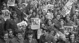 Timeline: The Second World War by Agostina Mancuello