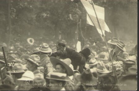 Madero hace su entrada triunfal en la ciudad de México.