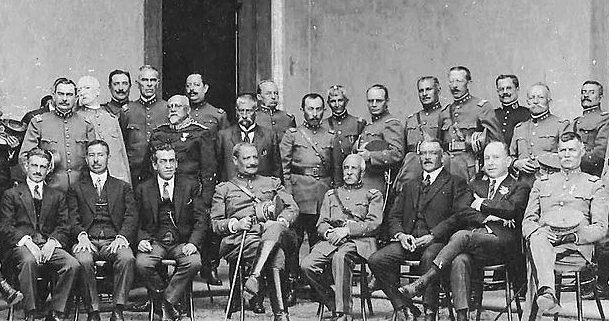 Creación del Quetzal como moneda