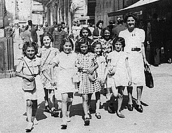 Sistema educativo acorde con la realidad pedagógica del país.