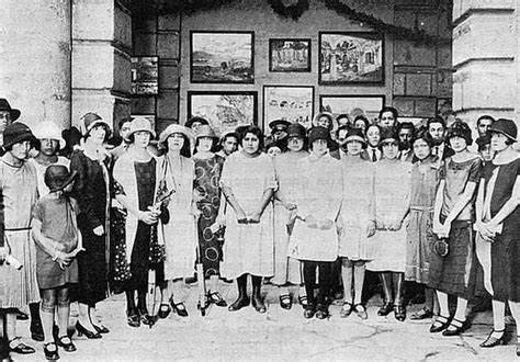 Fundación del instituto para señoritas