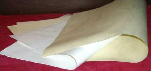 Papel suplanta al pergamino