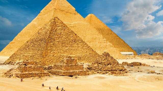 The Pyramids of Giza are built (approximate)