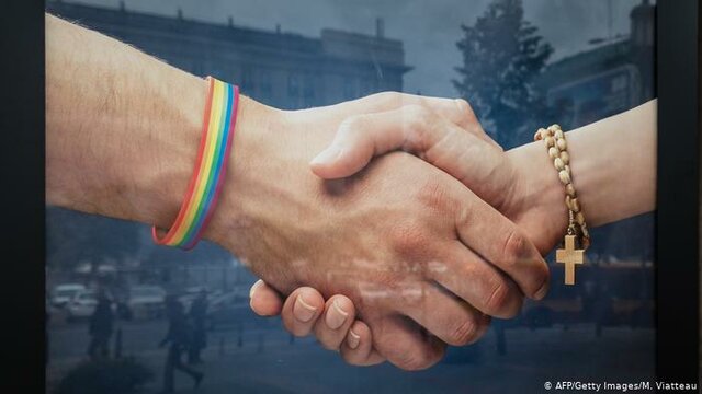 Se aprueba la Homosexualidad