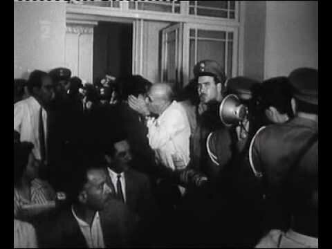 Griekse Oppositieleider Manolis Glezos veroordeelt.