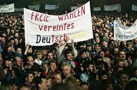 Beginn der Montagsdemonstrationen in Leipzig