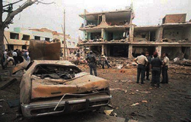 Coche bomba explota en Frecuencia Latina (responsable SL)