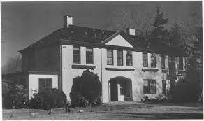 Daniel Callahan funda el Hastings Center