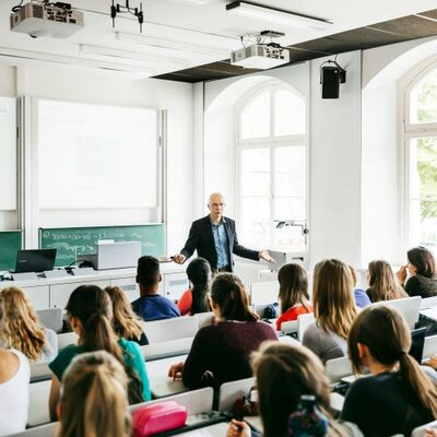 Timeline: La historia de la Universidad
