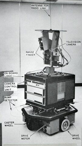 El primer robot inteligente