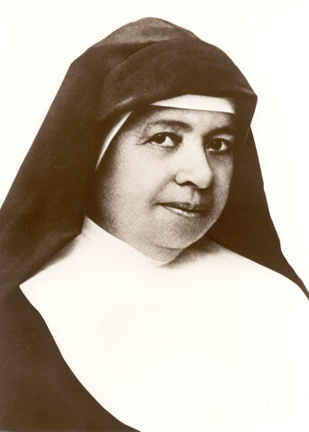 25.- La Nueva Superiora General del Instituto