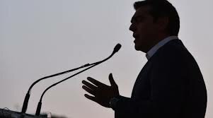 Inicia una carrera política